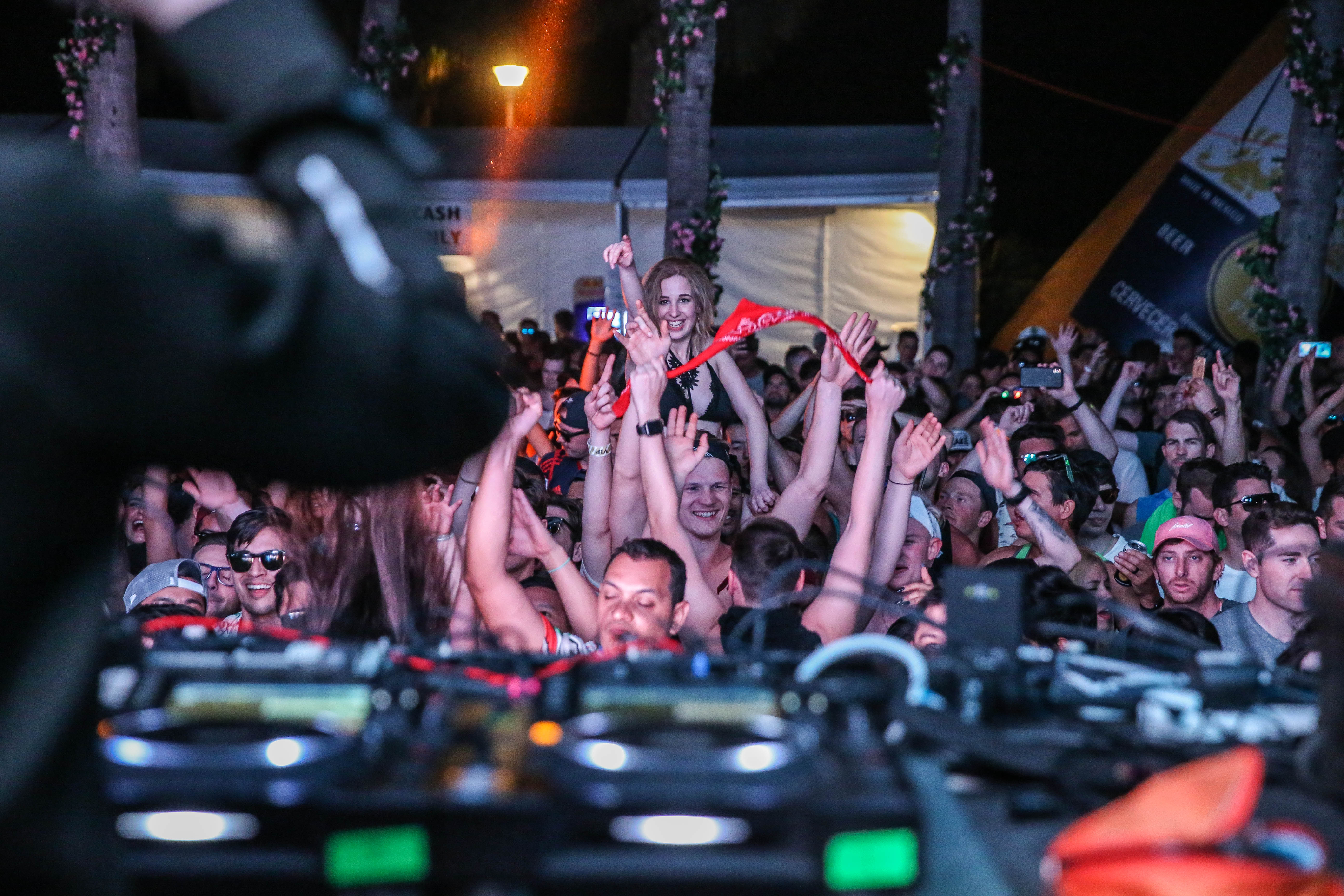 34 insanely amazing snaps from DJ Mag's Miami pool party