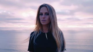 Photo of Nora En Pure on a beach