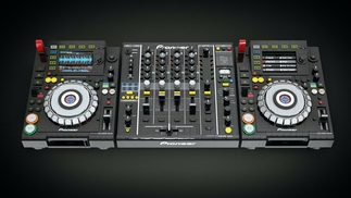 Watch LEGO Pioneer CDJ 2000 Nexus being built with playable features