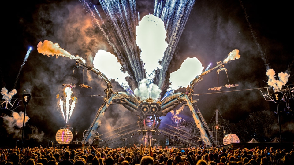 Arcadia's spider stage to host Carl Cox, Calvin Harris, Nia Archives, more at Glastonbury