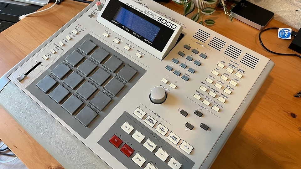Akai MPC owned by Grammy-winning Ru0026B duo Jimmy Jam and Terry Lewis goes on  sale | DJ Mag