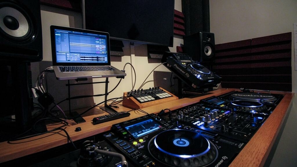 Arts Council and Mode London are offering free DJ workshops for 18-25 year olds